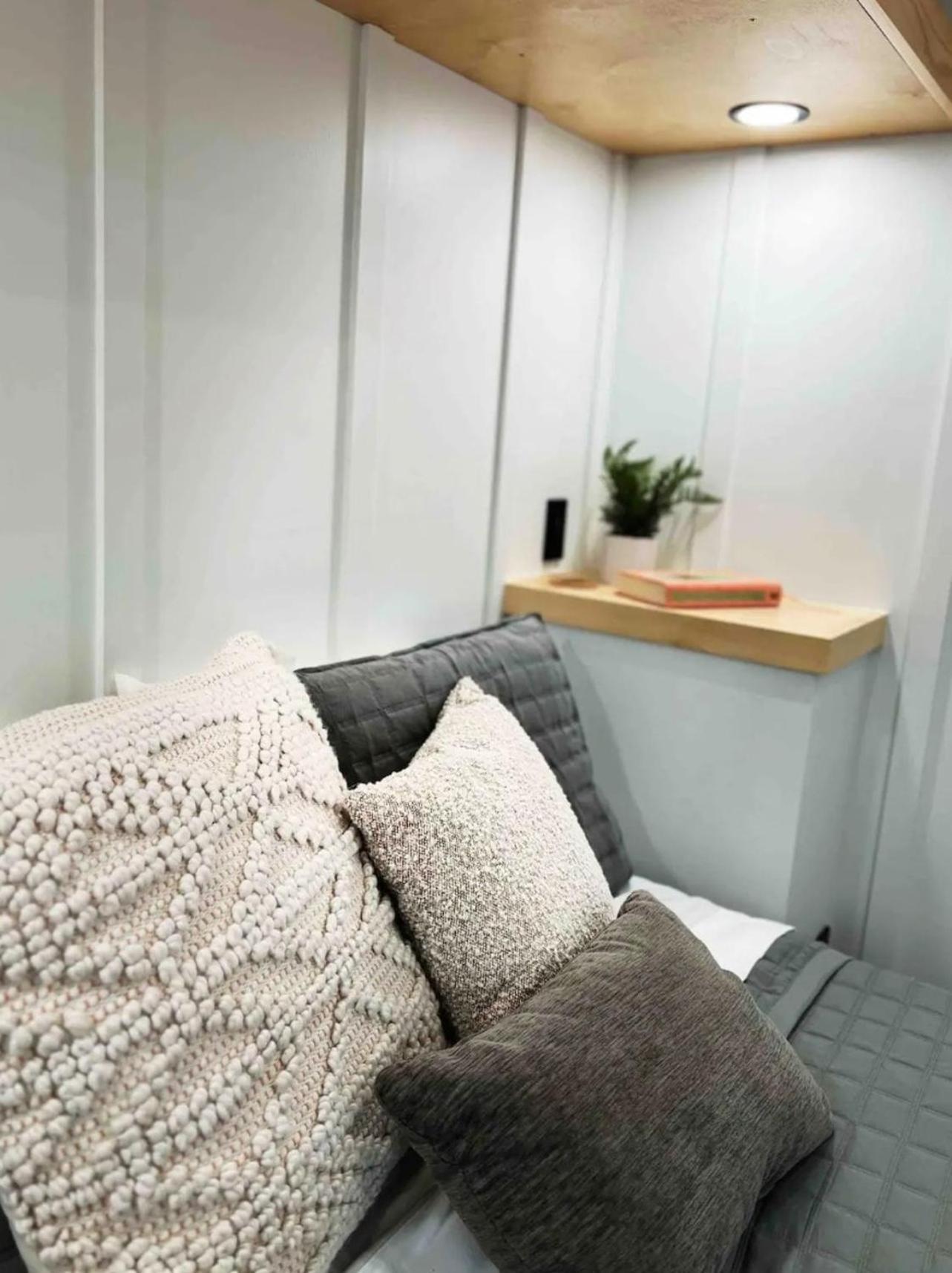 The Endeavor Tiny Home! Elizabethtown Exterior photo